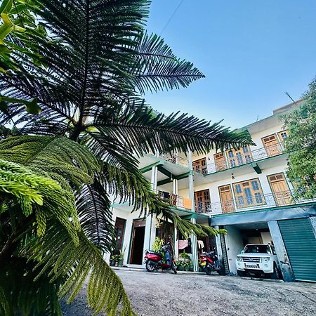 Abc Guest Inn & Restaurant Хапутале Екстериор снимка