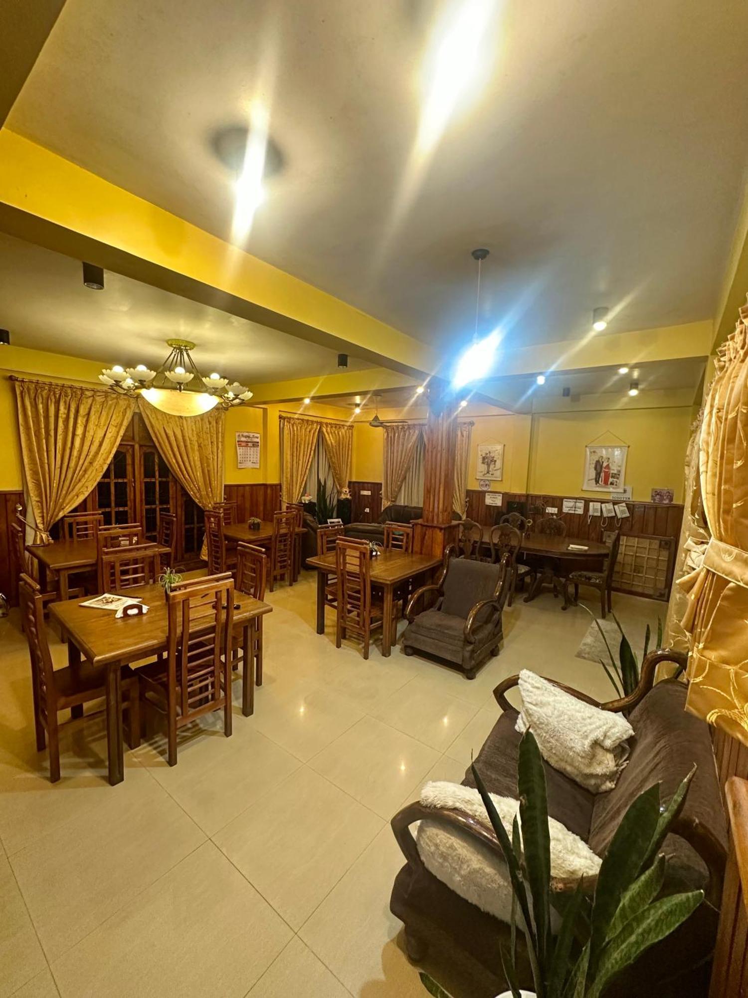 Abc Guest Inn & Restaurant Хапутале Екстериор снимка